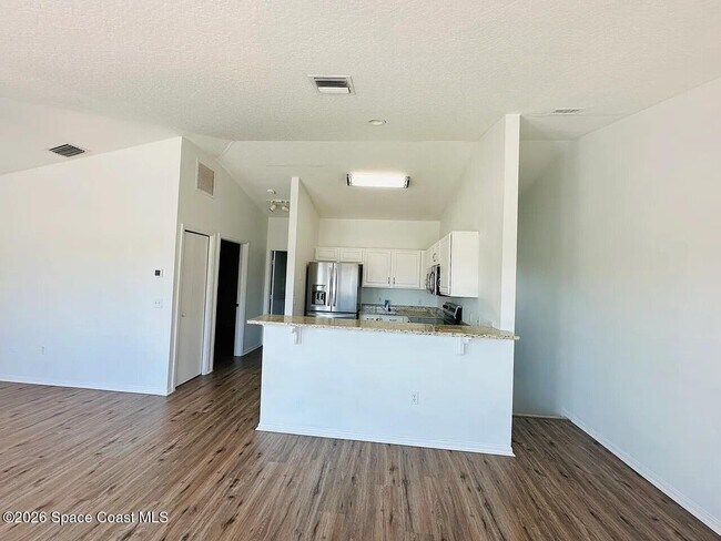 Building Photo - 130 Norwood Ave