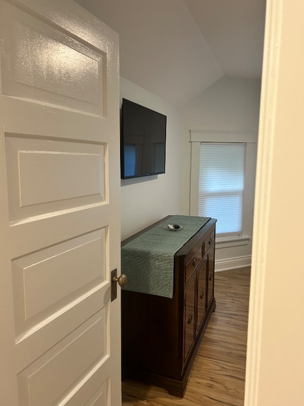 Building Photo - 1726 E 13th Ave