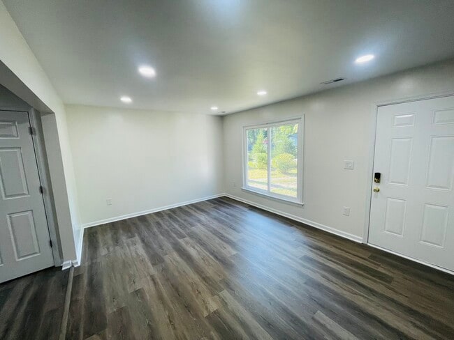 Building Photo - 119 Williamson Dr