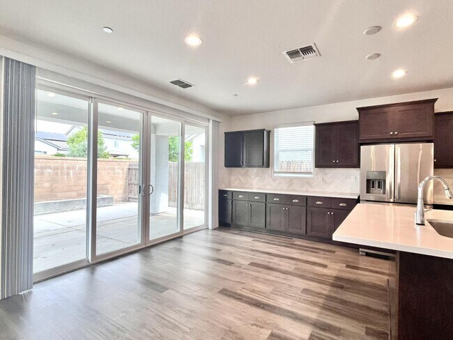Building Photo - 377 Traverse Dr S