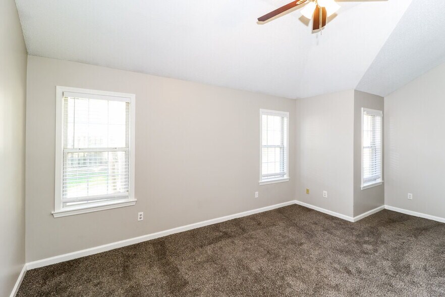 Building Photo - 9292 Tamhaven Dr