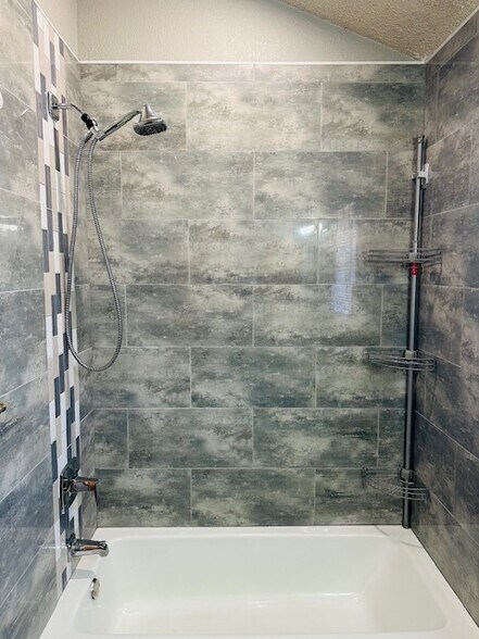 Building Photo - 600 Fire Light Dr