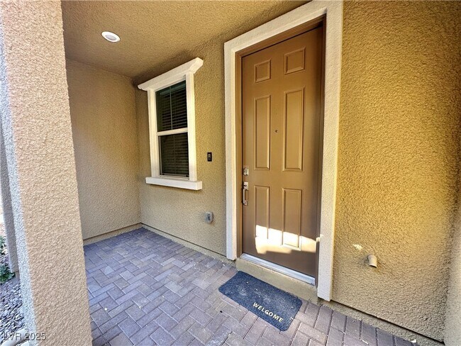 Building Photo - 49 Alamere Falls Dr