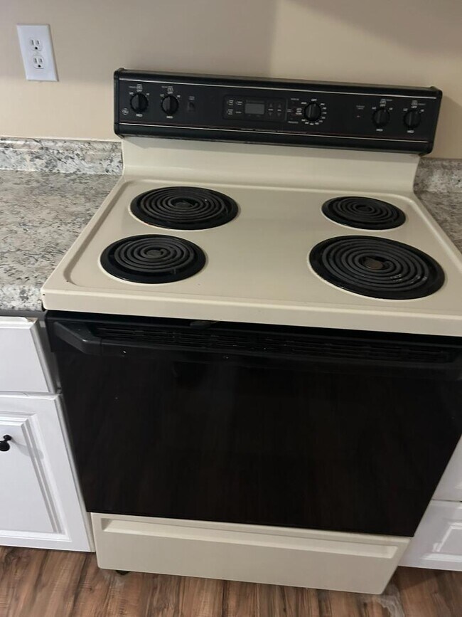 Building Photo - 3502 Penny St SW