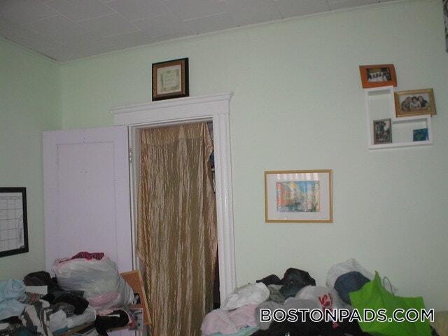 Building Photo - 55 Park Dr