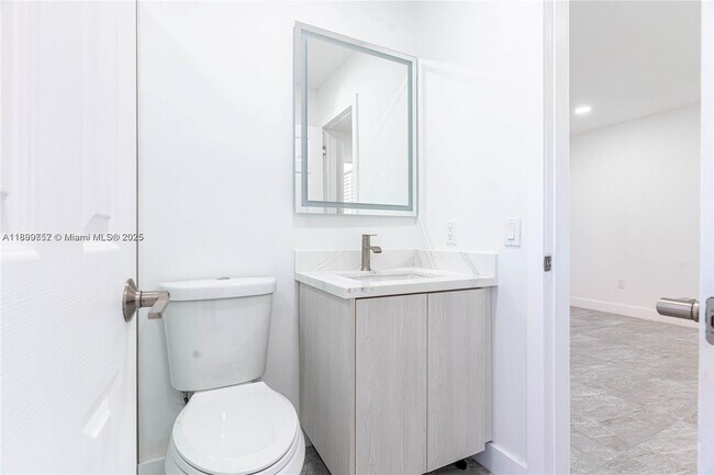 Building Photo - 13900 SW 65th Terrace