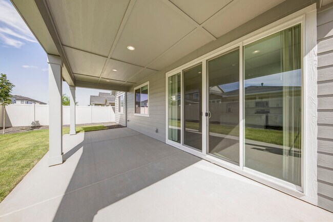 Building Photo - 11171 W Heliopsis Dr
