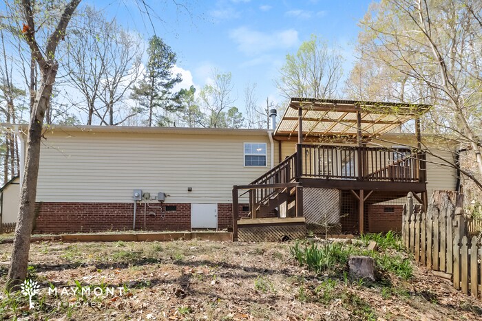 Building Photo - 221 Creek View Rd