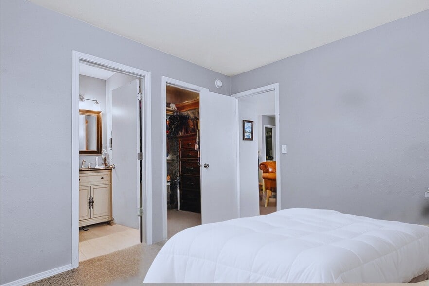 Building Photo - 3923 W Garnet St