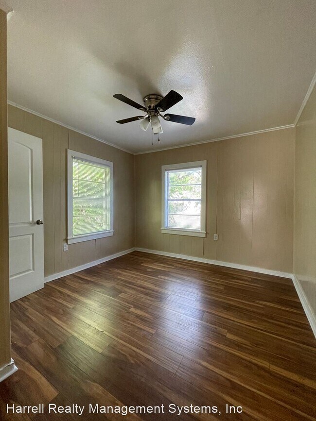 Building Photo - 2 br, 1 bath House - 2220 Ross Avenue