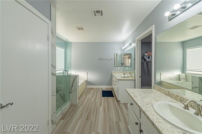 Building Photo - 4565 S Bonita Vista St