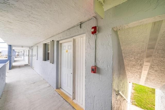 Building Photo - 9373 Fontainebleau Blvd