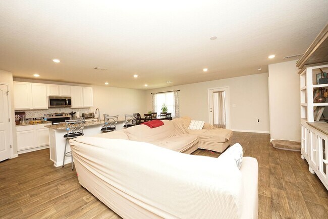 Building Photo - 904 Merganser Way