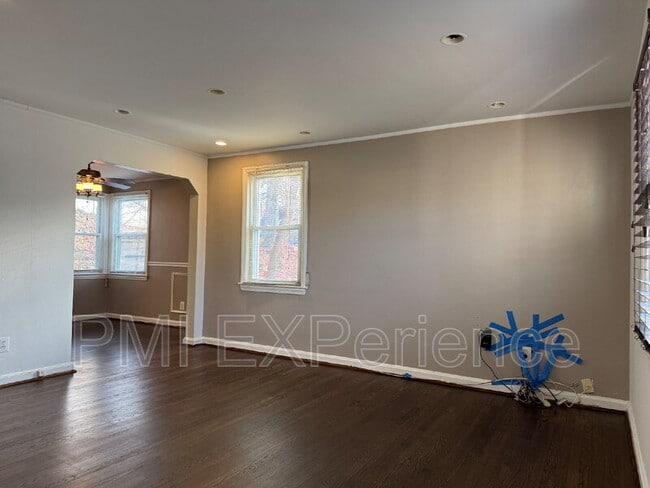 Building Photo - 2204 Ramblewood Dr