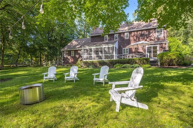 Building Photo - 33 Riverfield Dr