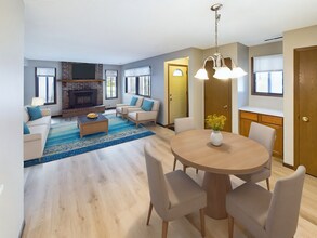 Building Photo - Maple Grove 3BR Townhome, Fully Remodeled
