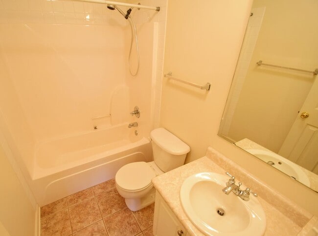 Building Photo - 127 Bluewater Drive