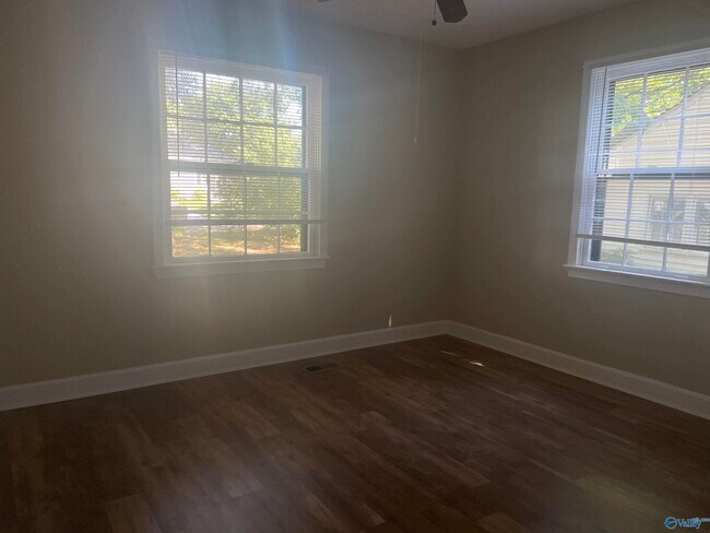 Building Photo - 2018 Sewanee Rd SW
