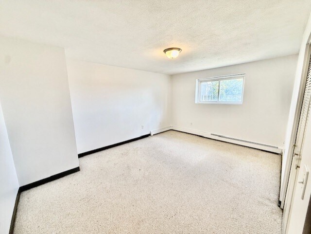 Building Photo - 65 Woodlawn Ave