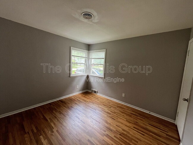 Building Photo - 307 Prairie St