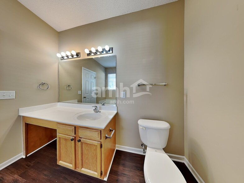 Building Photo - 6039 Willomere Cir