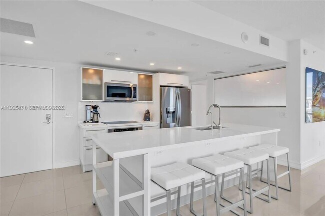 Building Photo - 185 SW 7th St