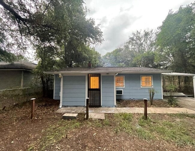 Primary Photo - 1208 Brinkley Ct