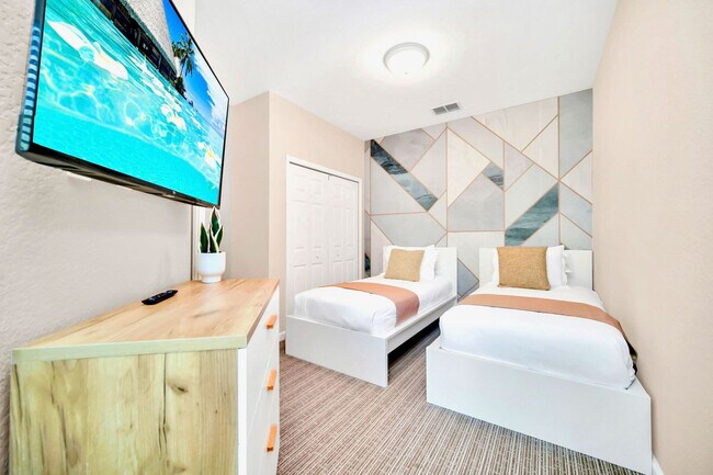 Building Photo - 14200 Avalon Rd