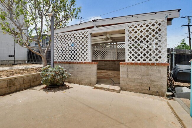 Building Photo - Beautifully Maintained Home in La Mesa — 3 Bed / 2 Bath | 1,600 Sq Ft