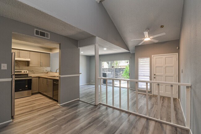 Building Photo - 12663 Wellington Park Dr