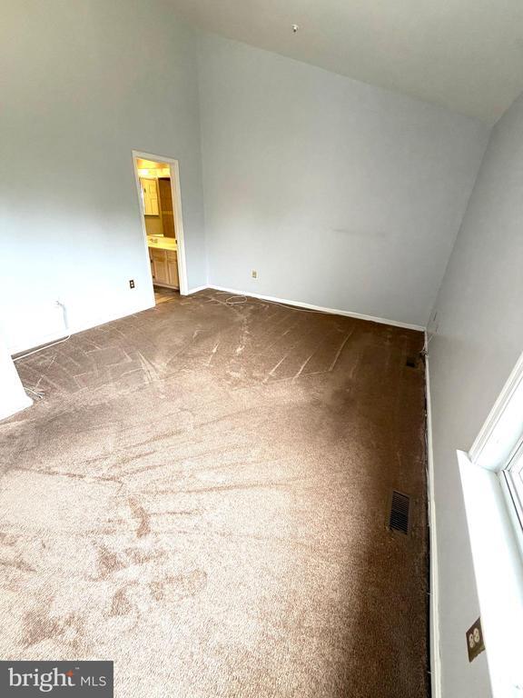 Building Photo - 5053 Colburn Terrace