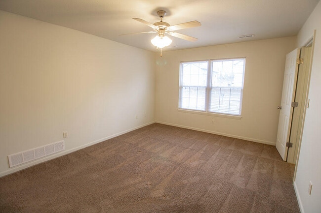 Building Photo - 1424 Bodie Dr