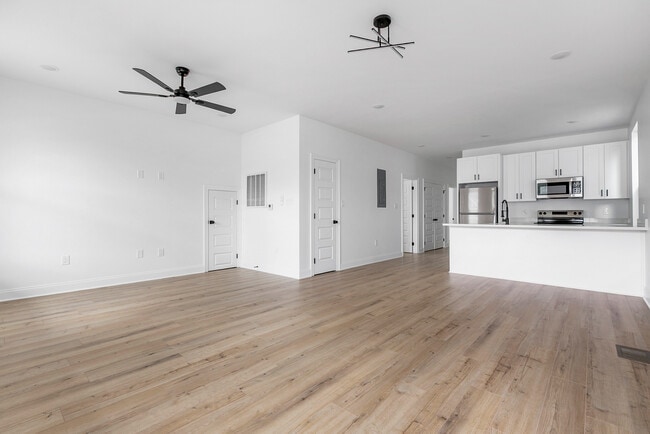 Building Photo - 3015-17 Burdette