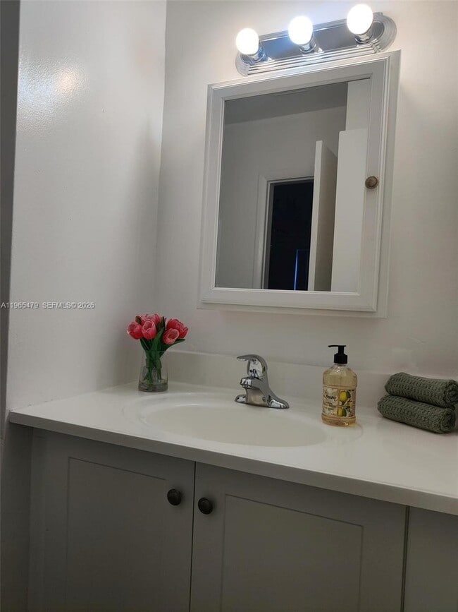 Building Photo - 5950 NE 18th Ave