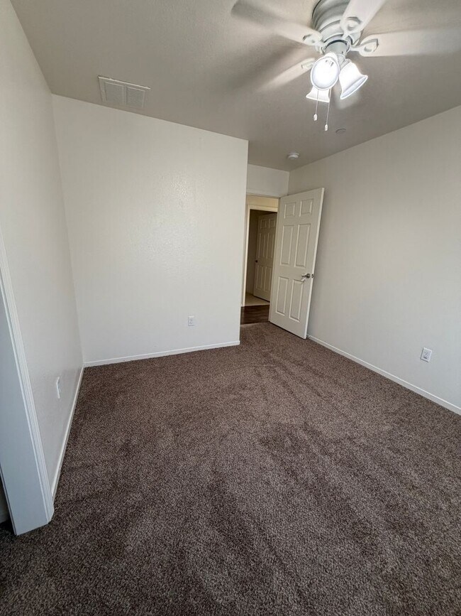 Building Photo - 1501 Arnold Ct