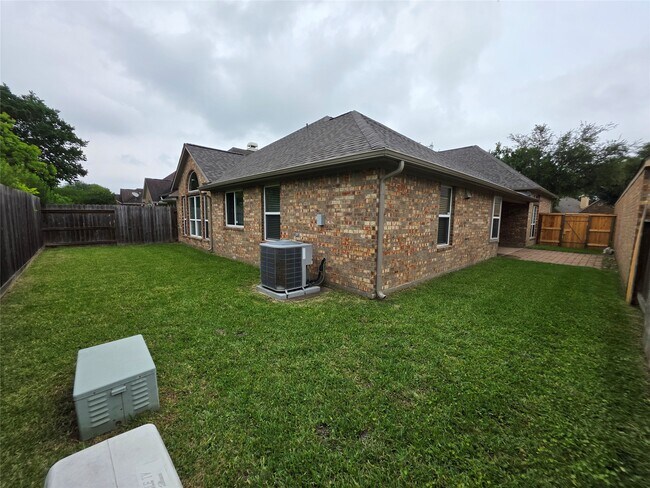 Building Photo - 5218 Cottonwood Creek Ln
