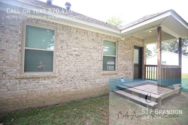 Building Photo - Move in special $800!!  Beautiful 3 bed / ...