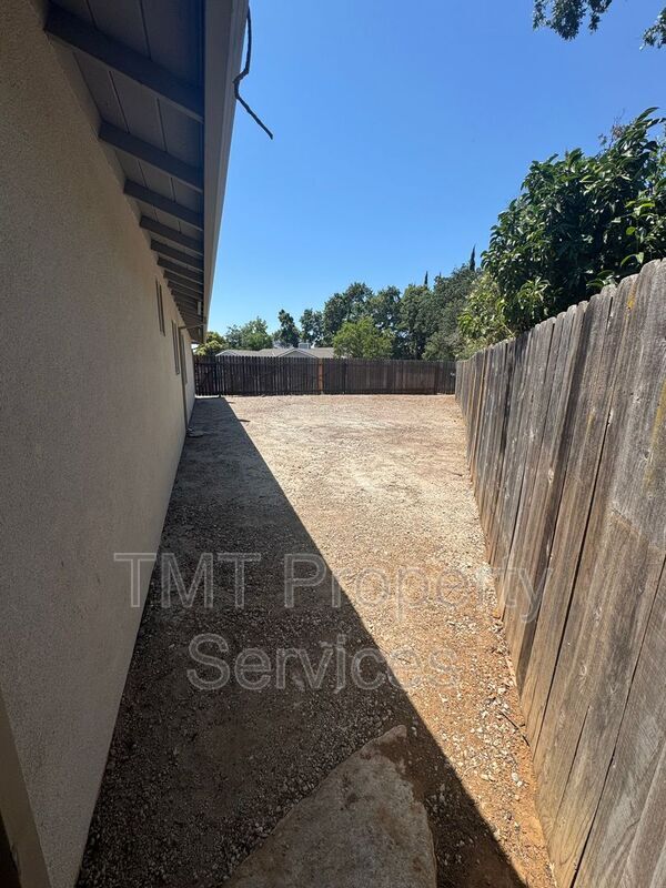 Building Photo - 9341 Camada Ct