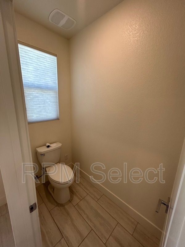 Building Photo - 5762 Caprice Ct