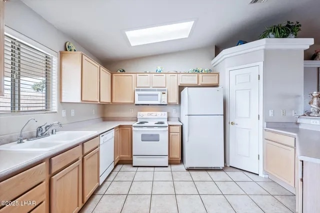 Building Photo - 2891 Cumberland Dr