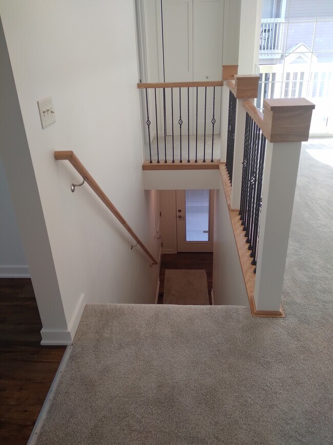 Building Photo - 2749 Hidden Dr