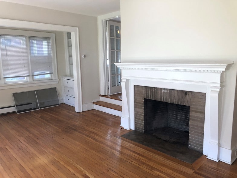 Primary Photo - 220 Lexington Avenue Apartments