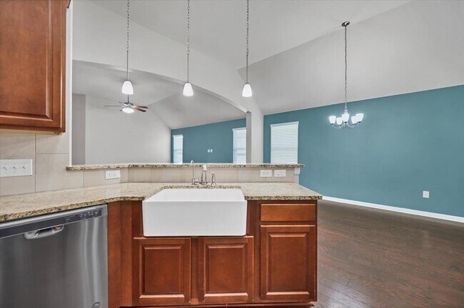 Building Photo - 1909 Goldilocks Ln