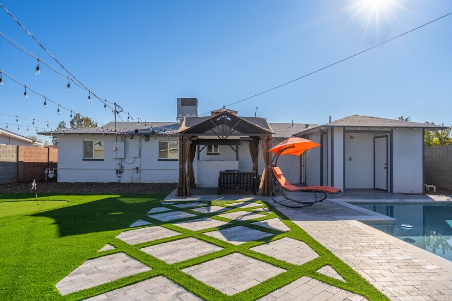 Building Photo - 7902 E Latham St