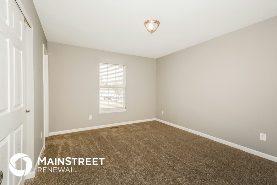 Building Photo - 3409-3405 5 Oaks Ct