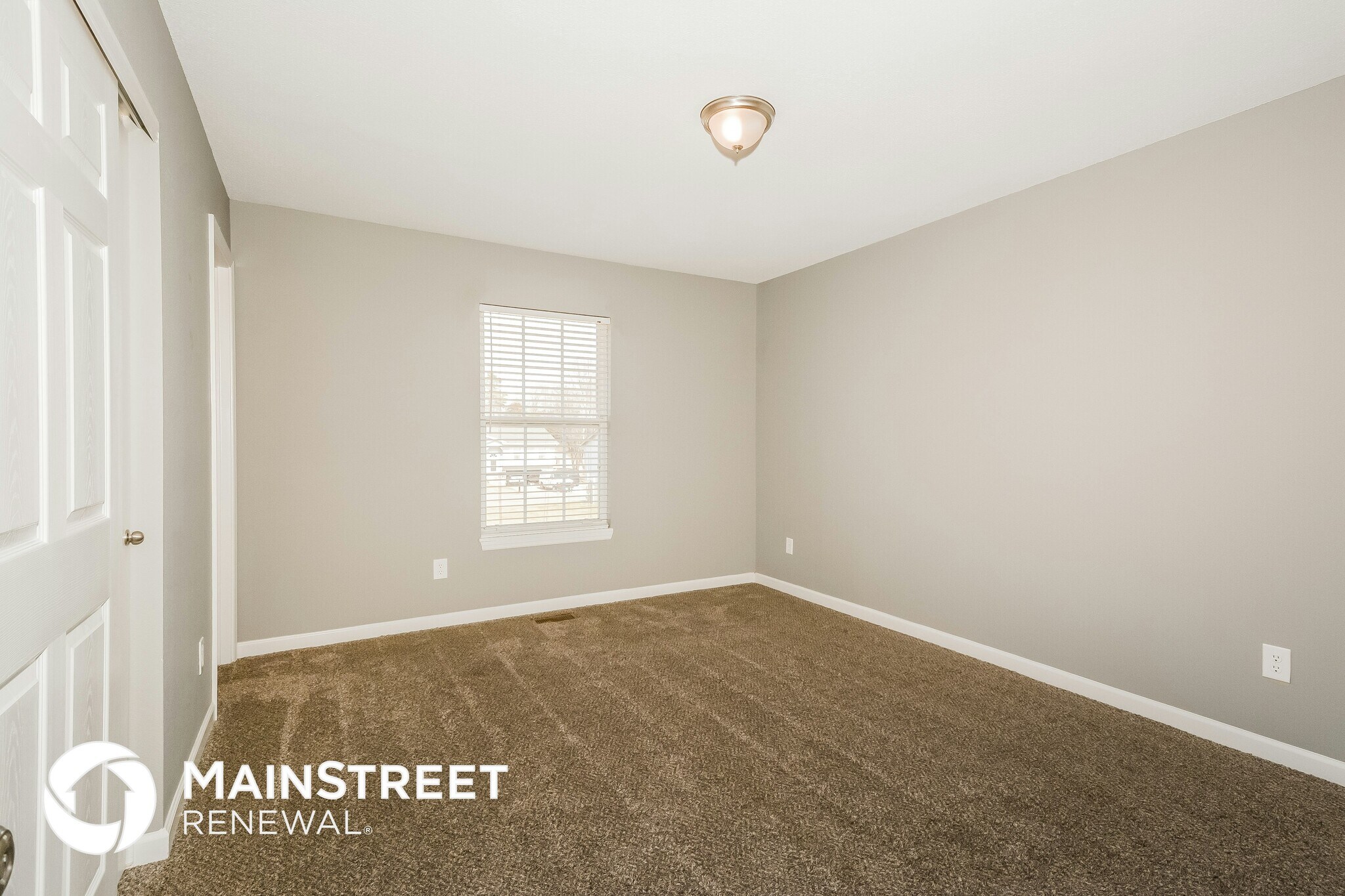 Building Photo - 3409-3405 5 Oaks Ct