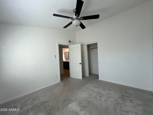 Building Photo - 10038 S 46th Pl