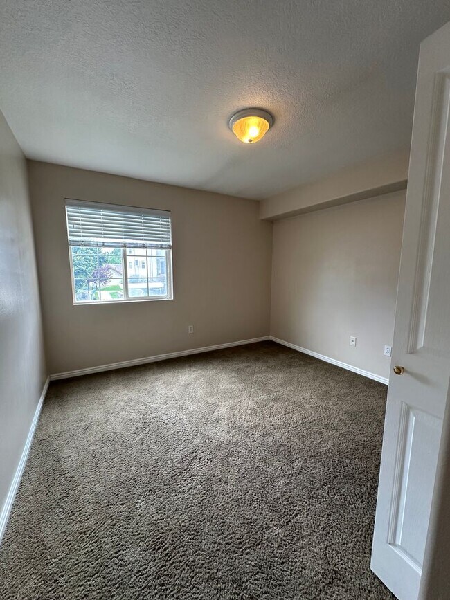 Building Photo - 1371 S 1150 W
