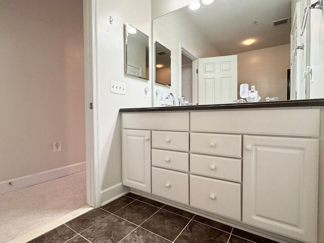 Building Photo - POTOMAC CLUB - TOWNHOUSE CONDO