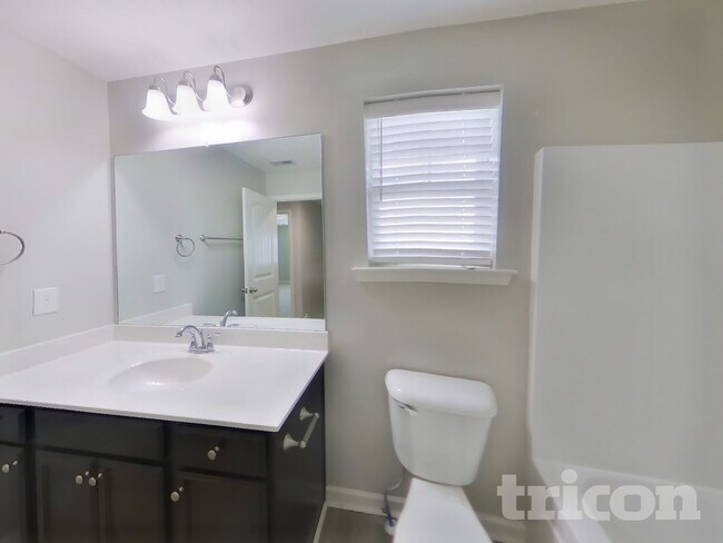 Building Photo - 415 Middleton Ln